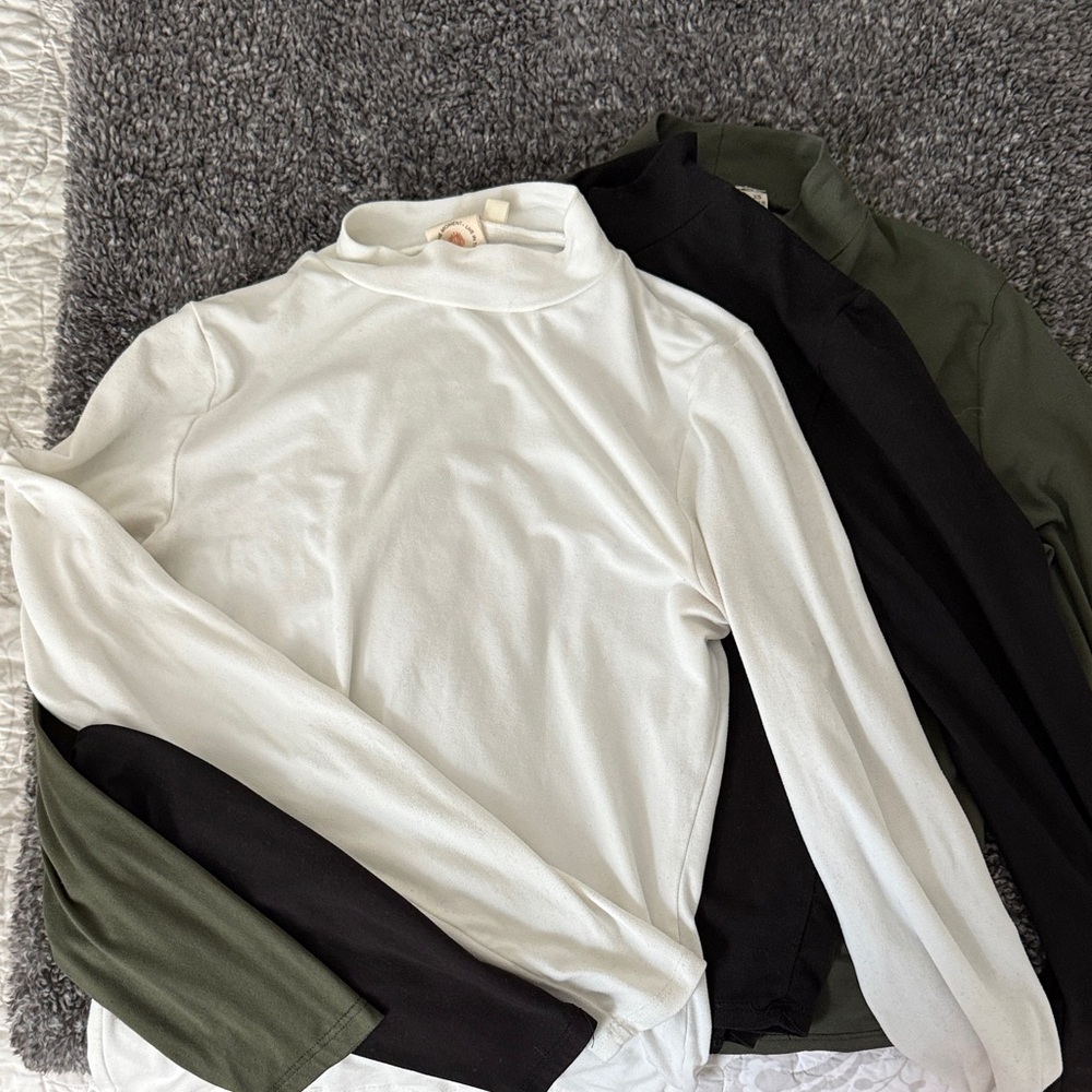 Set of Women's Long Sleeve Turtleneck Top - White, Black, and Green
